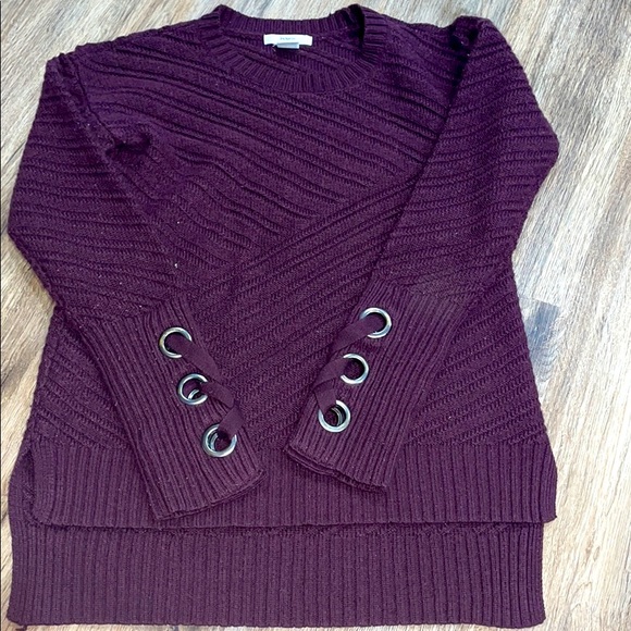 Sweater - Picture 1 of 3